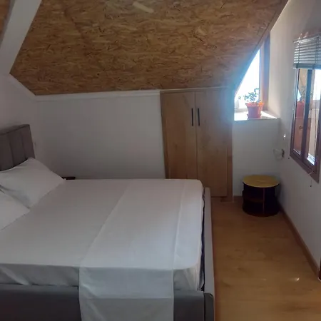 Anjel ゲストハウス Piskupat